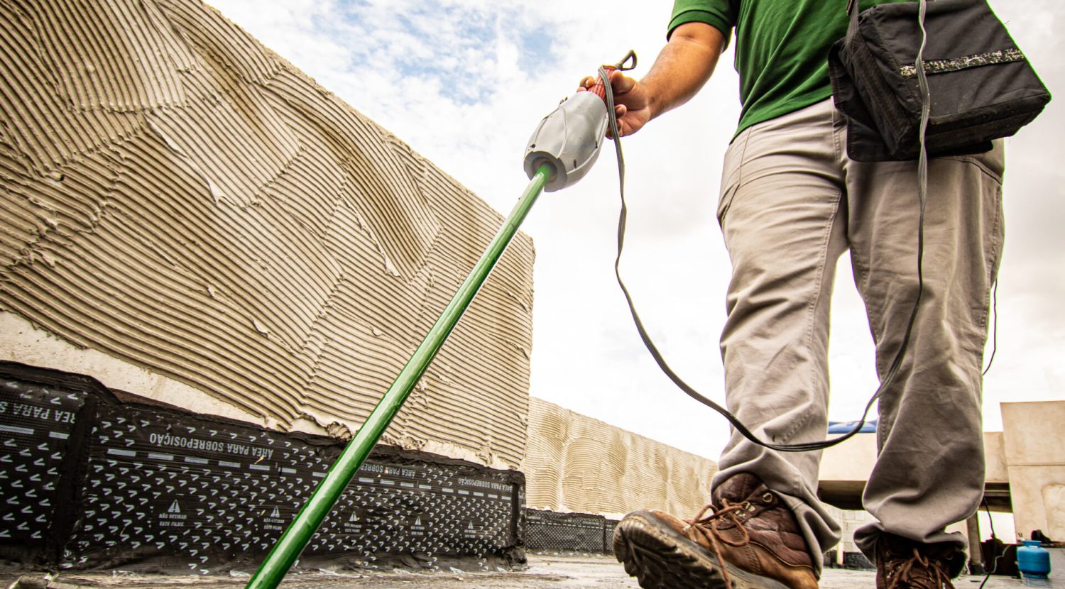 Teste de Estanqueidade Ecológico: Como a Holiday Detector Revoluciona a Sustentabilidade na Construção
